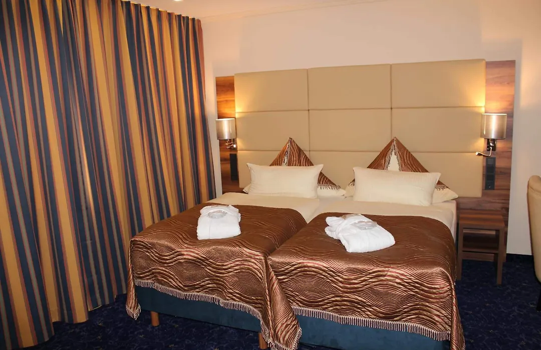 Grand Hotel Empire-1